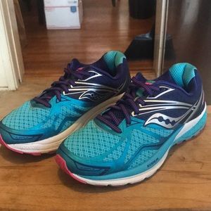 Saucony Ride 9 Running Shoe - SIZE 8 WIDE